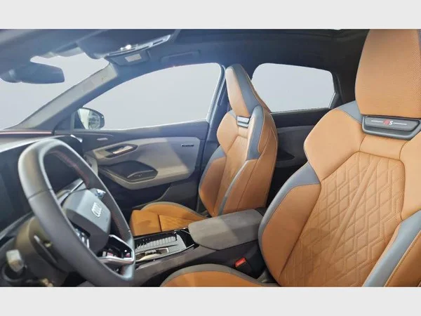 AUDI Q6 Sportback e-tron (2026) — foto 15 van 16