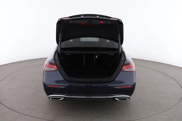 Mercedes-Benz E-Klasse (2021) — foto 7 van 16