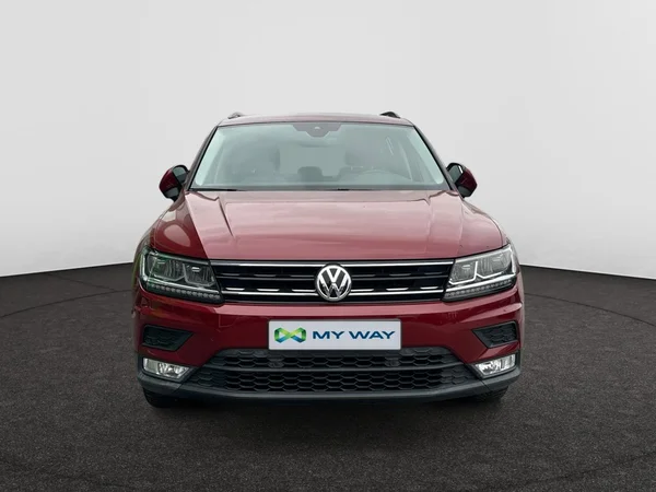 VOLKSWAGEN Tiguan (2016) — foto 10 van 16