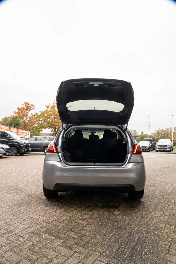 Peugeot 308 (2021) — foto 17 van 64