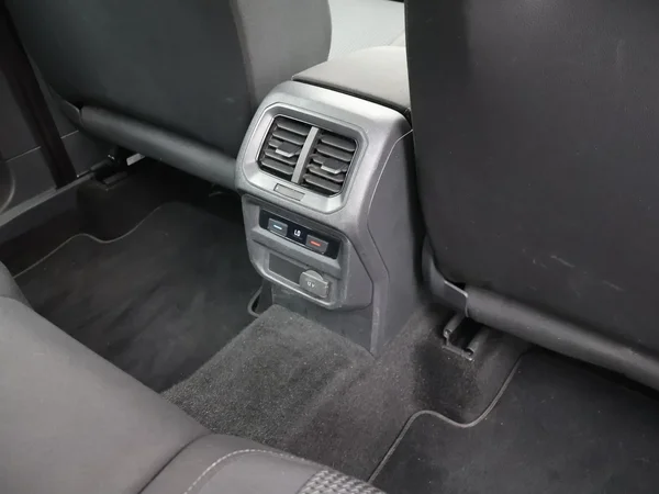 Volkswagen Tiguan (2019) — foto 3 van 25