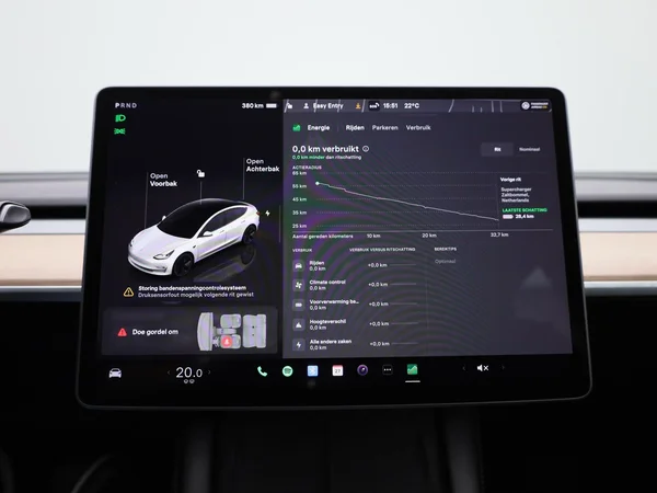 Tesla Model 3 (2023) — foto 25 van 44
