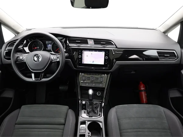 VOLKSWAGEN Touran (2022) — foto 24 van 25