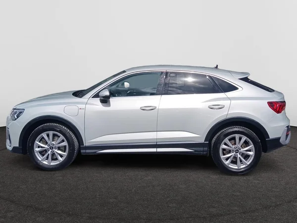 AUDI Q3 Sportback PHEV (2023) — foto 20 van 21