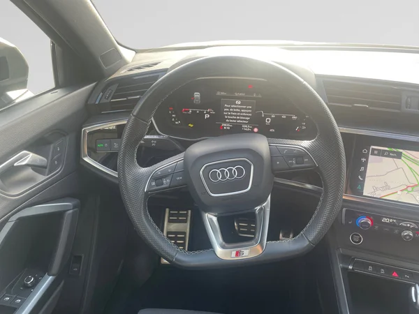 AUDI Q3 (2024) — foto 9 van 21