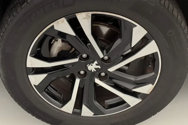 Peugeot 2008 (2020) — foto 20 van 37