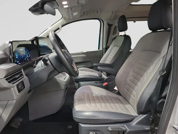 VOLKSWAGEN Transporter T7 32 Caravelle Lwb (2026) — foto 2 van 24