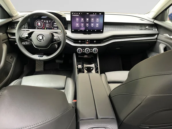 SKODA Superb Combi (2025) — foto 13 van 19