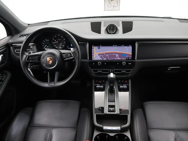 Porsche Macan (2022) — foto 6 van 24