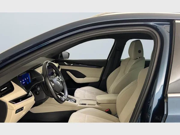 Skoda Octavia Combi (2023) — foto 15 van 15