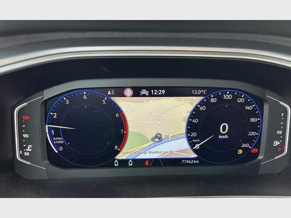 Volkswagen T-ROC (2023) — foto 6 van 32