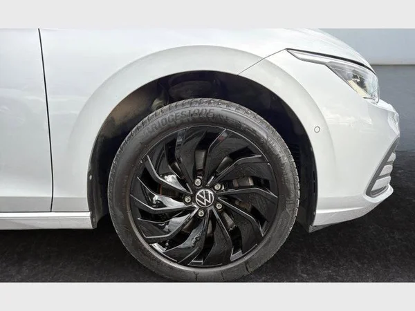 Volkswagen Golf Variant VIII (2023) — foto 25 van 26