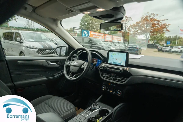 Ford Kuga (2022) — foto 13 van 33
