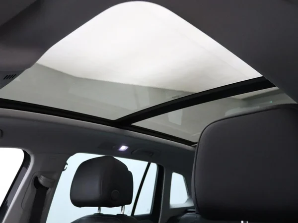 VOLKSWAGEN Tiguan Dsl (2022) — foto 2 van 22