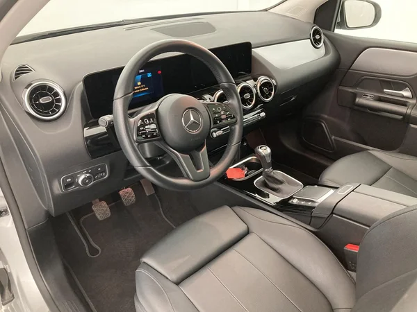 MERCEDES-BENZ B 180 (2022) — foto 5 van 36