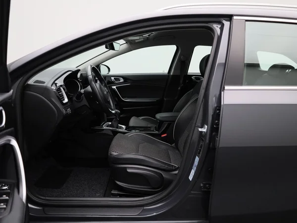 Kia cee'd (2023) — foto 3 van 39