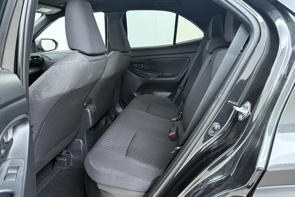 Toyota Yaris Cross Hybrid (HEV) (2025) — foto 15 van 16