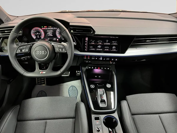 AUDI A3 Sportback (2025) — foto 11 van 14