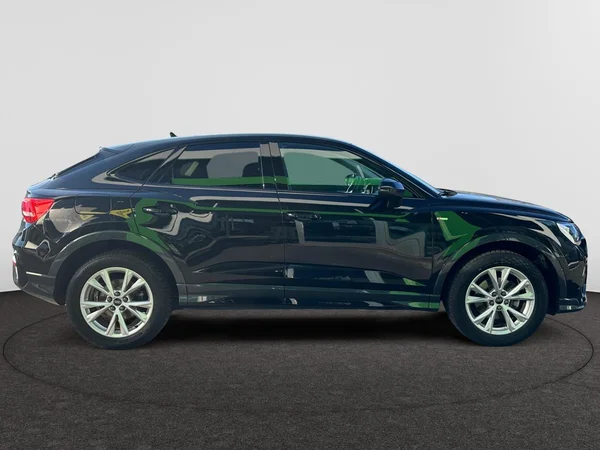 AUDI Q3 Sportback (2023) — foto 3 van 27