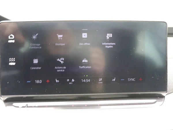 SKODA Octavia Combi (2024) — foto 14 van 32