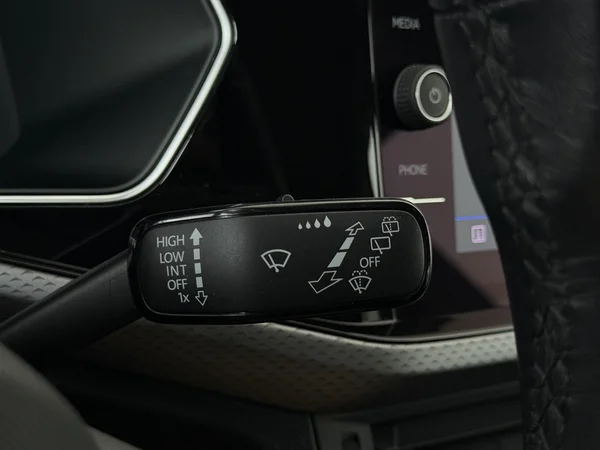 VOLKSWAGEN T-Cross (2021) — foto 16 van 26