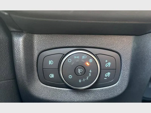 Ford Tourneo Courier (2025) — foto 18 van 30