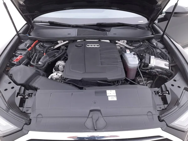 Audi A6 SW (2023) — foto 9 van 24