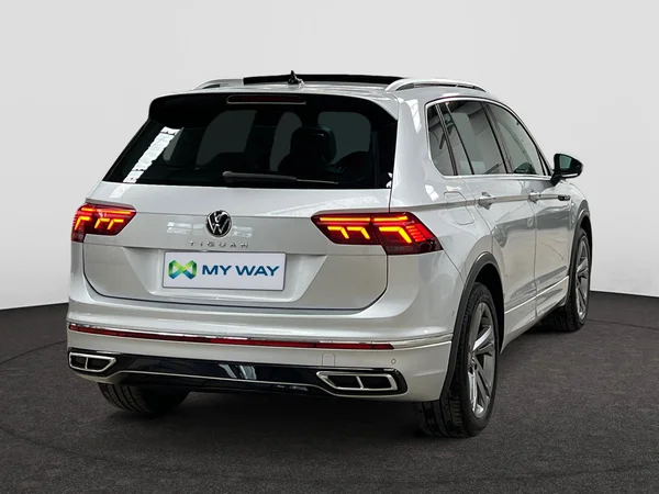 VOLKSWAGEN Tiguan (2023) — foto 12 van 20