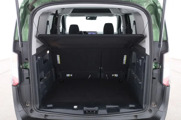 Ford Tourneo (2025) — foto 8 van 16