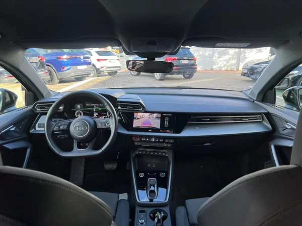 AUDI A3 Allstreet PHEV (2025) — foto 17 van 24
