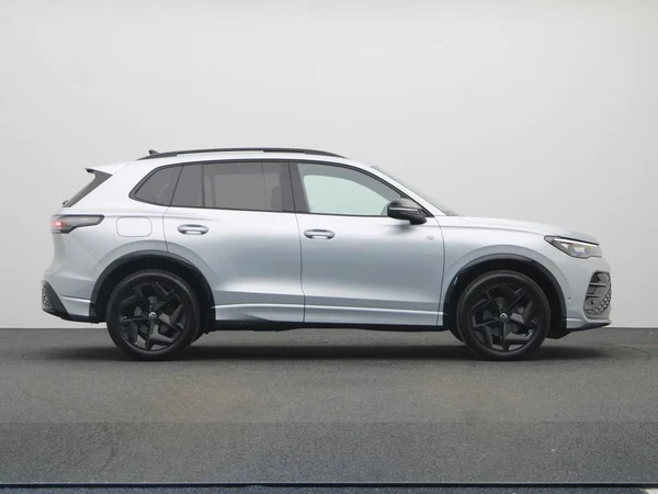 VOLKSWAGEN Tiguan (2025) — foto 19 van 24