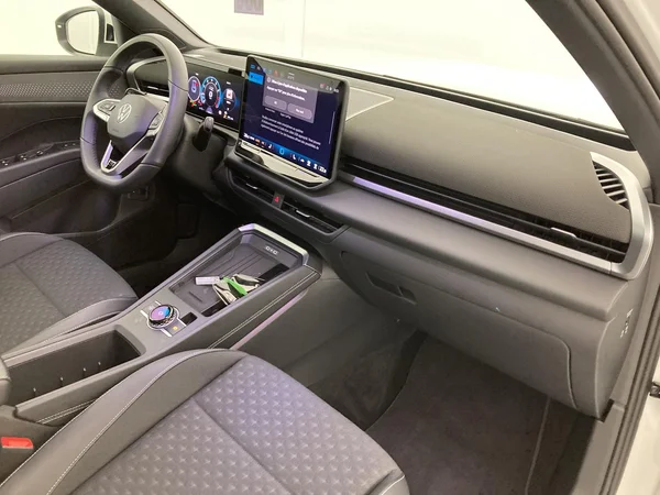 VOLKSWAGEN T-Roc (2026) — foto 18 van 36