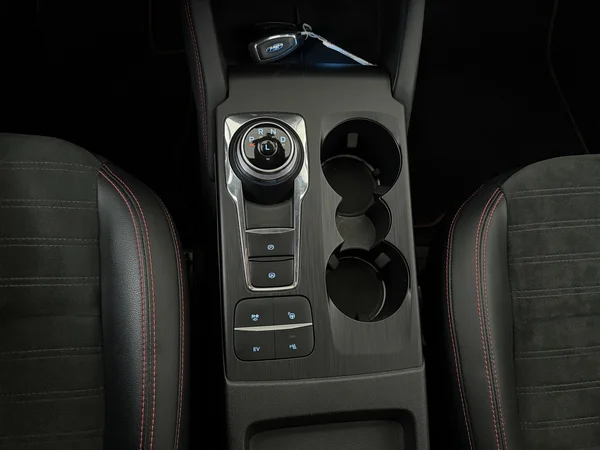 FORD Kuga (2022) — foto 20 van 36