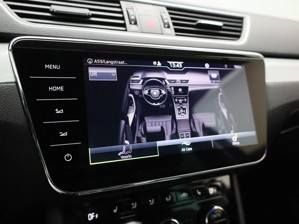 Škoda Superb (2022) — foto 25 van 43