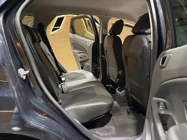 Ford Ecosport (2016) — foto 7 van 21