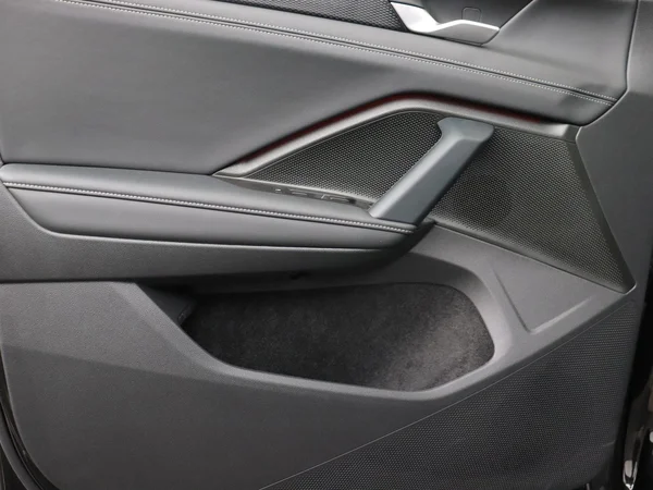 VOLKSWAGEN Tiguan (2025) — foto 10 van 18