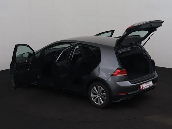 VOLKSWAGEN Golf (2018) — foto 25 van 26