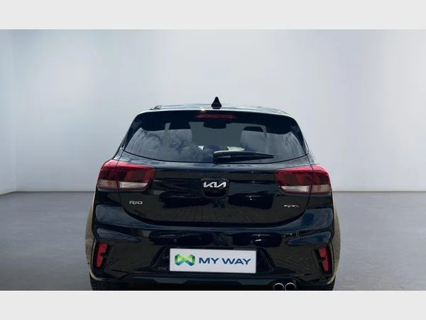 Kia RIO (2022) — foto 20 van 25