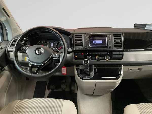 VOLKSWAGEN Multivan T6 Dsl (2018) — foto 2 van 22