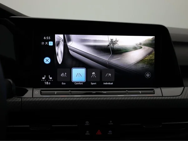VOLKSWAGEN Golf VIII SW (2024) — foto 13 van 22