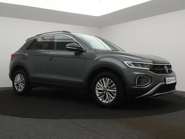 Volkswagen T-Roc (2023) — foto 22 van 25