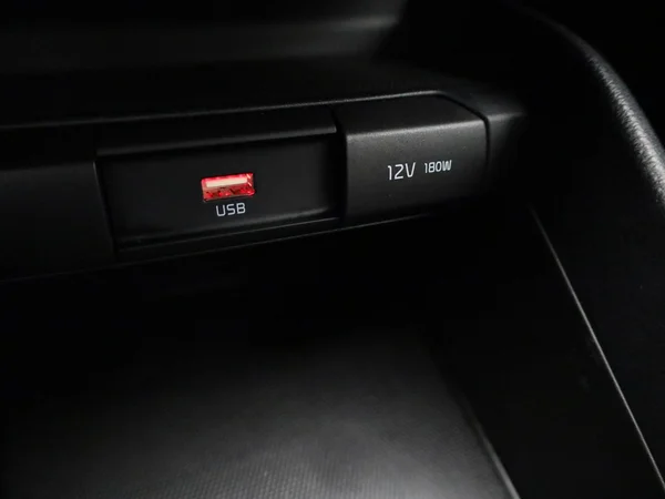 Kia Stonic (2022) — foto 16 van 37