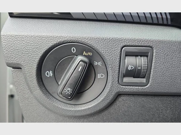 Volkswagen T-Cross (2023) — foto 17 van 28