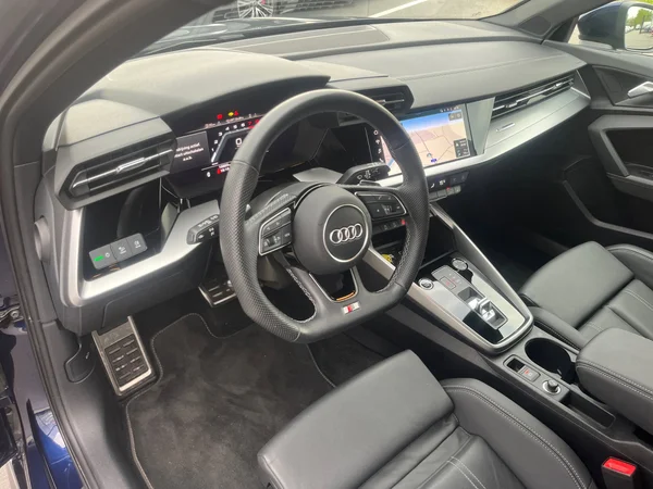 AUDI A3 Sportback (2024) — foto 9 van 24