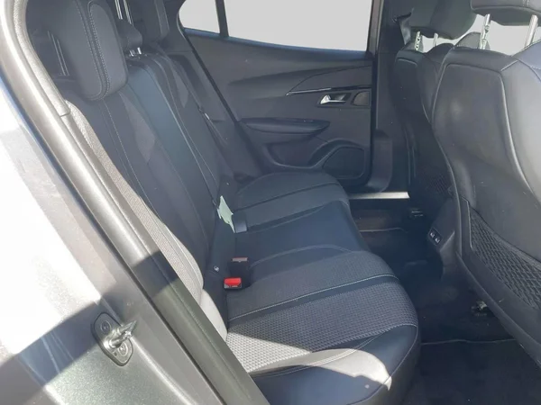 Peugeot 2008 (2022) — foto 9 van 19