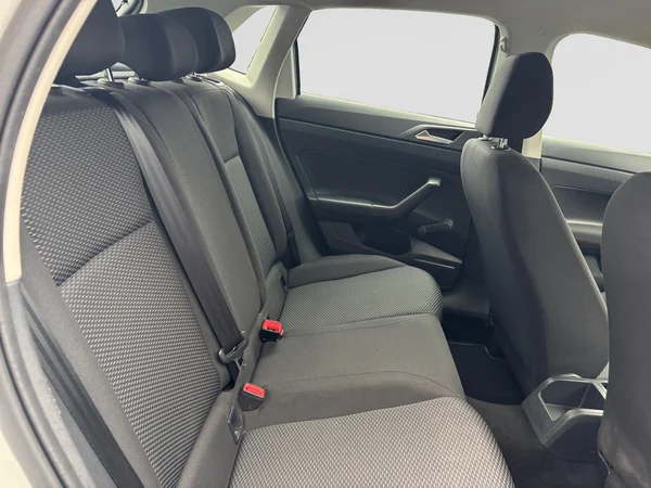 VOLKSWAGEN Polo (2017) — foto 6 van 18