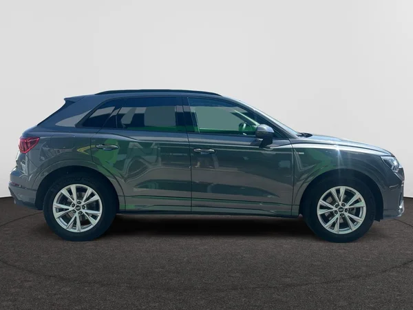 AUDI Q3 (2025) — foto 2 van 24