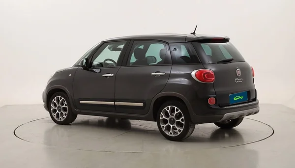Fiat 500L Trekking (2017) — foto 23 van 29
