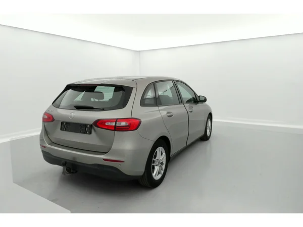 MERCEDES-BENZ B 180 (2020) — foto 32 van 36
