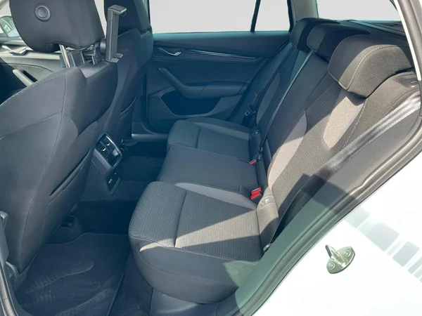 SKODA Octavia Combi Dsl (2023) — foto 5 van 18